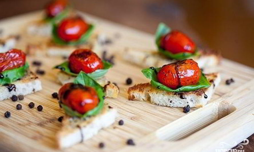 Рецепт канапе с помидорами