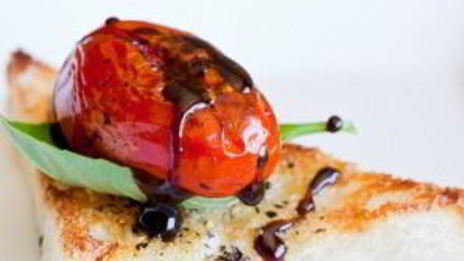 канапе с помидорами