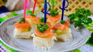 Канапе с семгой и огурцом