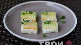 Канапе с сыром и дыней