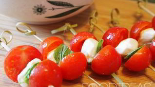 Канапе с сыром и помидорами