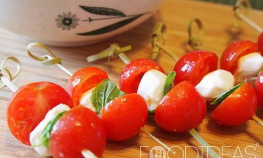 Рецепт канапе с сыром и помидорами