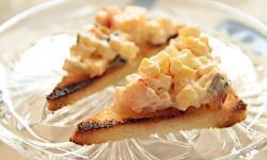 Рецепт канапе с сыром, яблоком и орехами