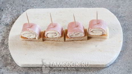 канапе с ветчиной и сыром