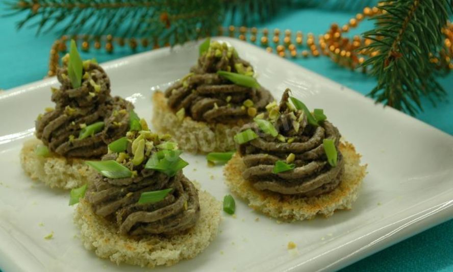 Рецепт новогодние канапе елочки из печеночного паштета