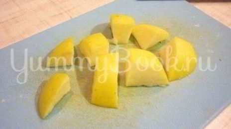 пикантные канапе с сыром, фруктами и маслинами