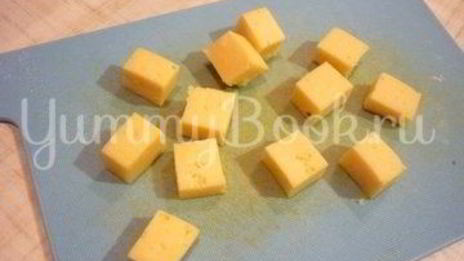 пикантные канапе с сыром, фруктами и маслинами