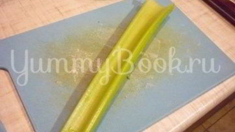 пикантные канапе с сыром, фруктами и маслинами