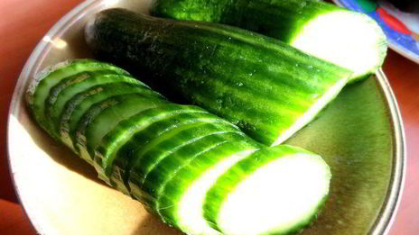 рыбное канапе на маринованных яйцах