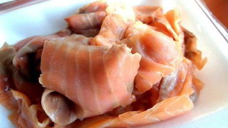 рыбное канапе на маринованных яйцах