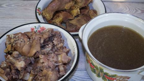 холодец из свиных ножек и говядины