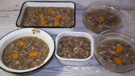 холодец из свиных ножек и говядины