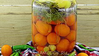 Консервированные помидоры с виноградом