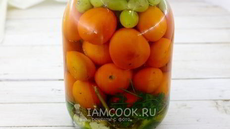 консервированные помидоры с виноградом