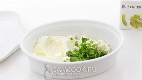 крабовые палочки, фаршированные творогом и зеленью