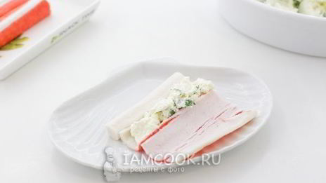 крабовые палочки, фаршированные творогом и зеленью