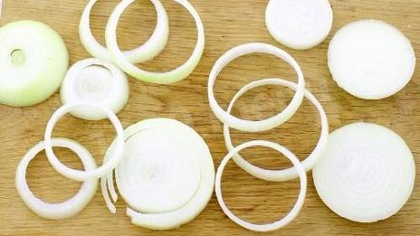 луковые кольца в кукурузном кляре
