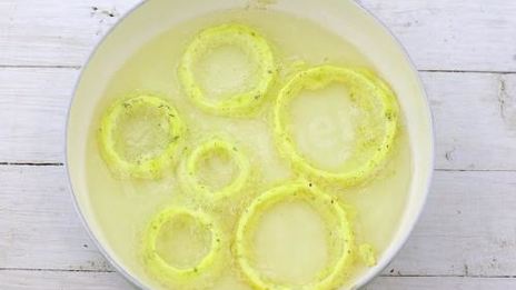 луковые кольца в кукурузном кляре