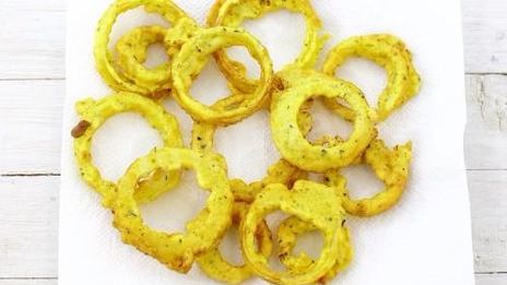 луковые кольца в кукурузном кляре