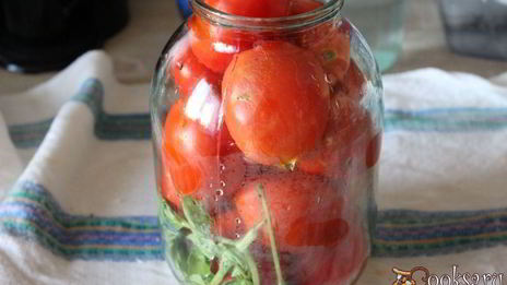 маринованные помидоры с базиликом и семенами горчицы