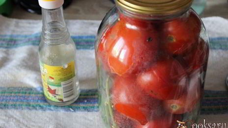 маринованные помидоры с базиликом и семенами горчицы