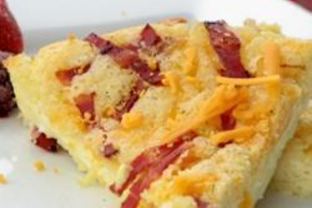 Быстрый пирог-омлет с беконом