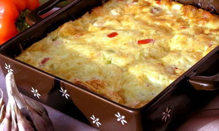 Рецепт фриттата осенняя с лососем, сладким перцем и луком-пореем