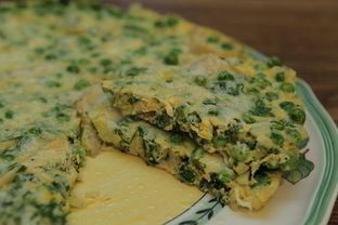 Фриттата с артишоками и зеленым горошком