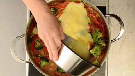 фриттата с брокколи и сладким перцем