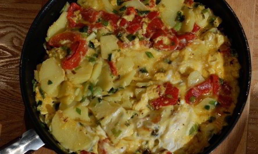Рецепт фриттата с картофелем, сладким перцем и зеленым луком