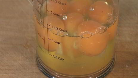 фриттата с картофелем, сладким перцем и зеленым луком