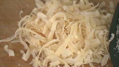 фриттата с картофелем, сладким перцем и зеленым луком