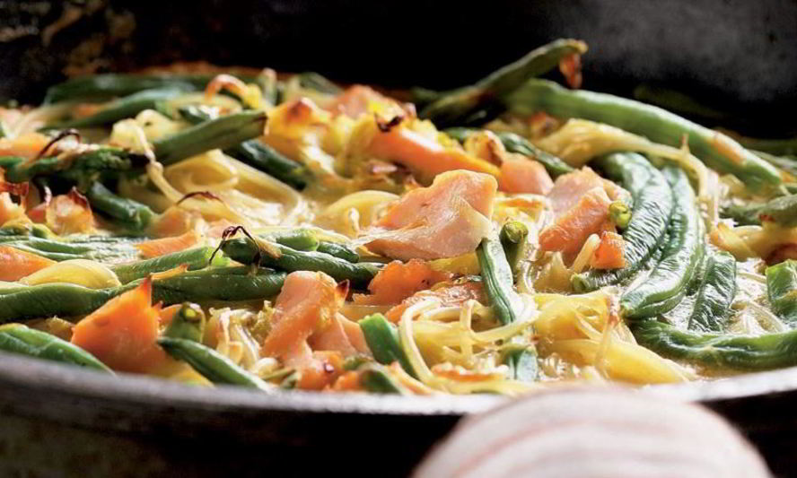 Рецепт фриттата с лососем и спагетти