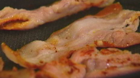 фриттата с цукини, беконом и шпинатом