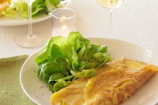 Классический французский омлет с сыром