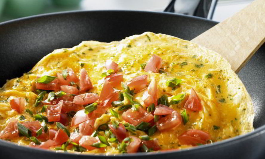 Рецепт классический омлет на сковороде