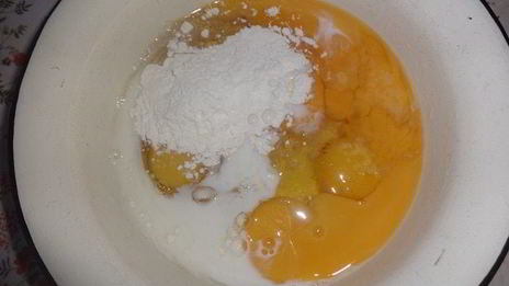 омлет с баклажаном и помидорами