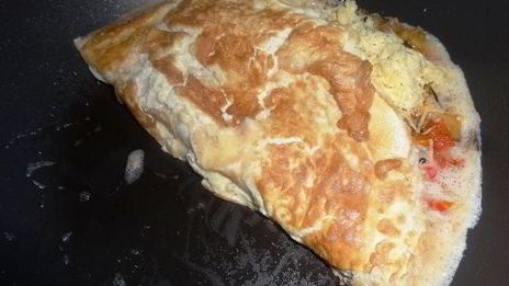 омлет с баклажаном и помидорами