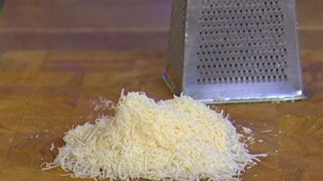 омлет с грибами, руколой и голубым сыром