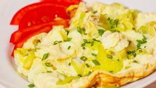 Омлет с кабачками и брынзой