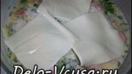 омлет с картошкой, сосисками, зеленью и плавлеными сырками в духовке