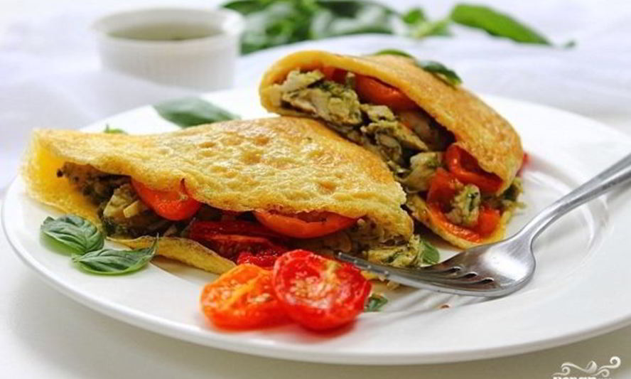 Рецепт омлет с курицей и помидорами