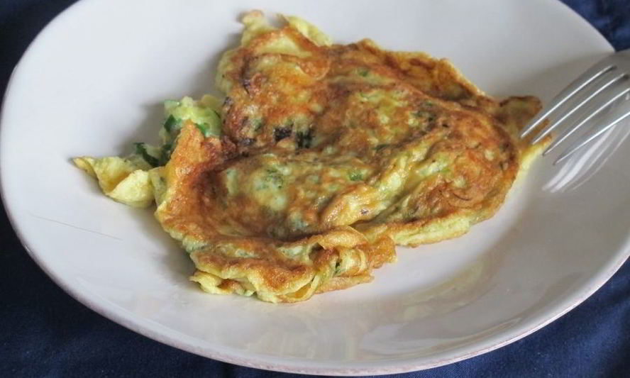 Рецепт омлет с петрушкой и зеленым луком