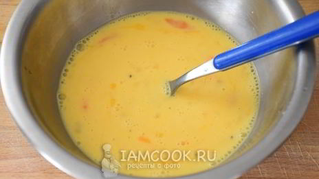 омлет с ветчиной и помидорами