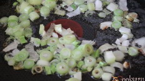 омлет с ветчиной и зеленым луком