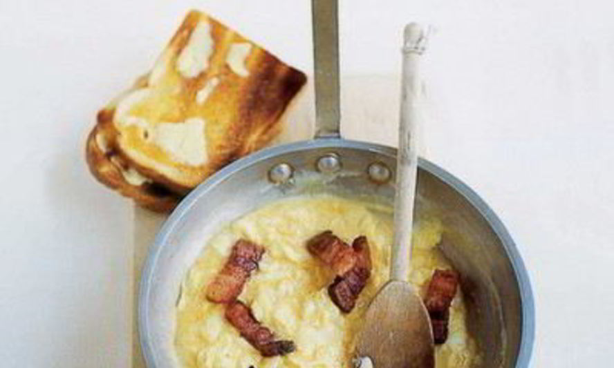 Рецепт омлет со сметаной и грудинкой