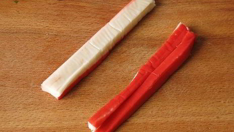 омлетики сердца с крабовыми палочками