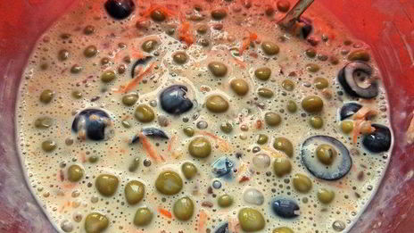 омлеты с гречкой и маслинами