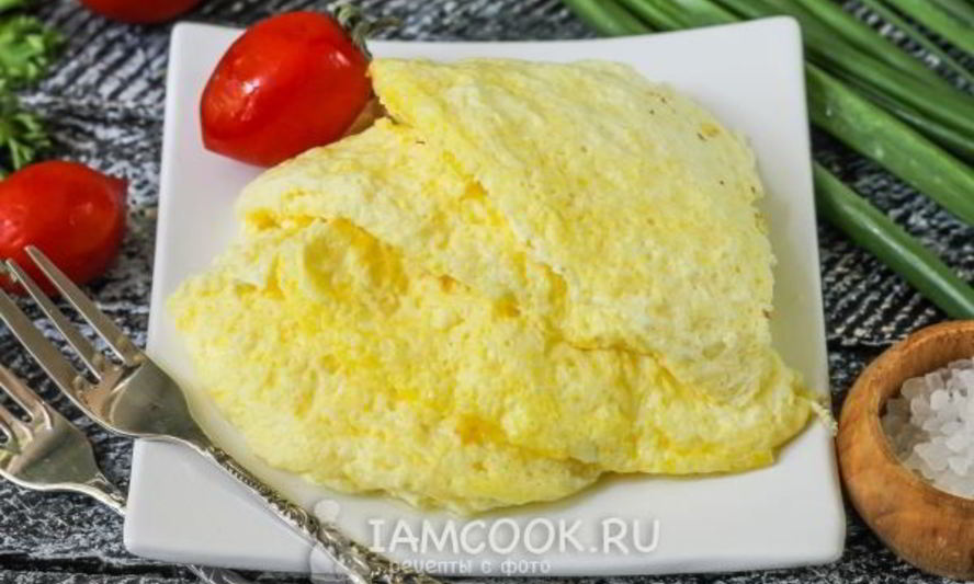 Рецепт пышный омлет с молоком на сковороде
