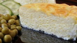 Пышный омлет со сливочным маслом на водяной бане